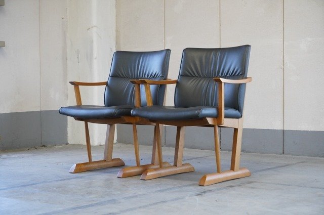 楽天市場】飛騨産業 キツツキ 16万 オーク無垢材「KAYA/カヤ」2脚