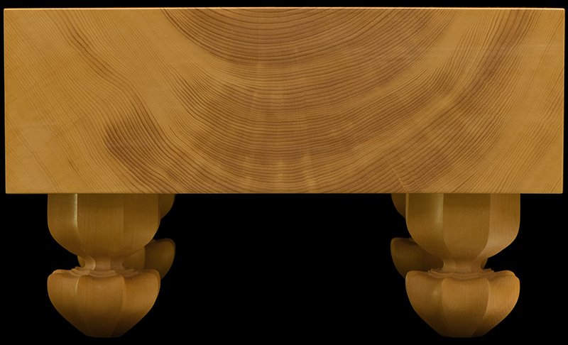 国産本榧足付碁盤 4寸7分（木裏） ga40029 | 前川榧碁盤店