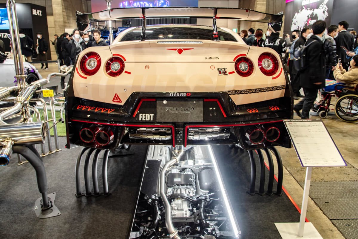 フジツボが満を持して日産「GT-R」用マフラーを大公開！ 大雪での一