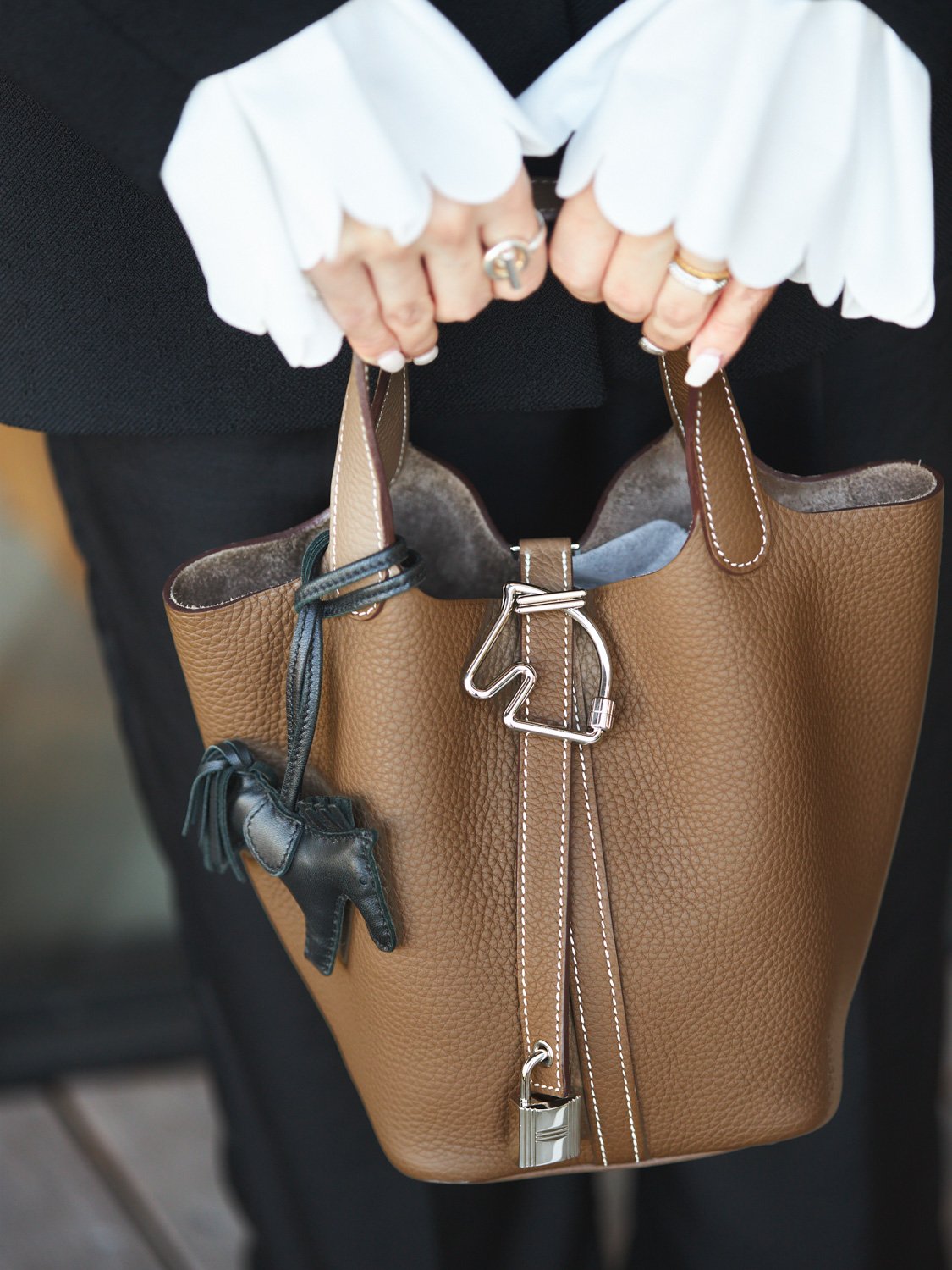 エルメス、ヴァレクストラ「名品バッグ」に茶目っ気を動物チャームを