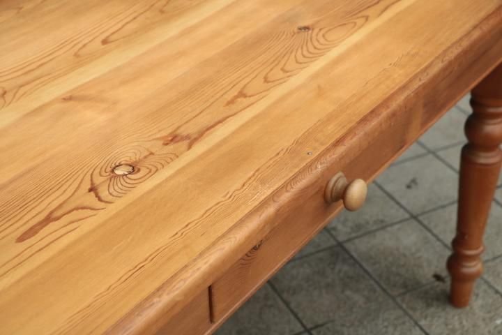 THE PENNY WISE(ペニーワイズ)よりパイン無垢材の引き出し付ダイニング