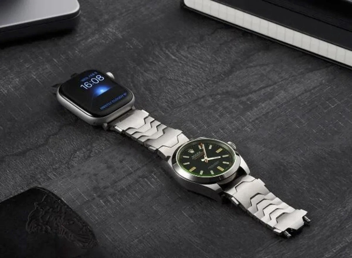 外見はロレックス、裏返すとApple Watch--異色の時計バンドが登場 富裕