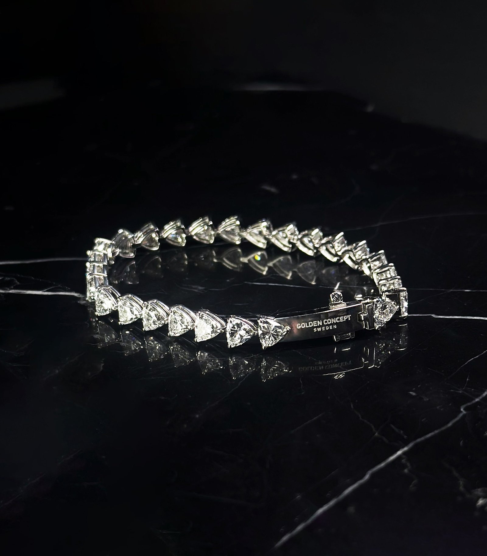 ラグジュアリーブランド「GOLDEN CONCEPT（ゴールデンコンセプト