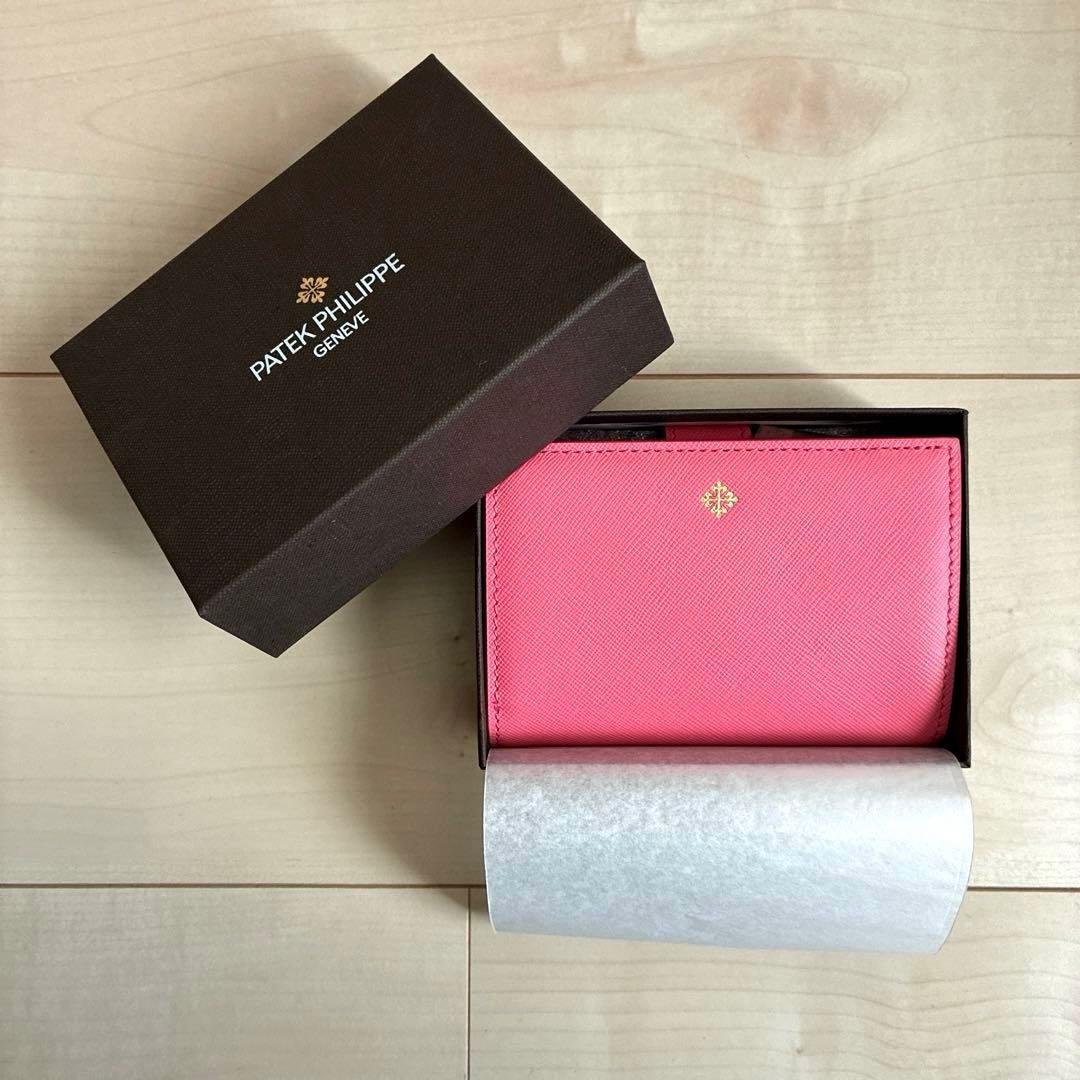 新品未使用　パテックフィリップ　財布　二つ折り　ピンク　ギフト　プレゼント 二つ折り財布 / くすんだピンク / 大容量 / レディース / 使いやすい