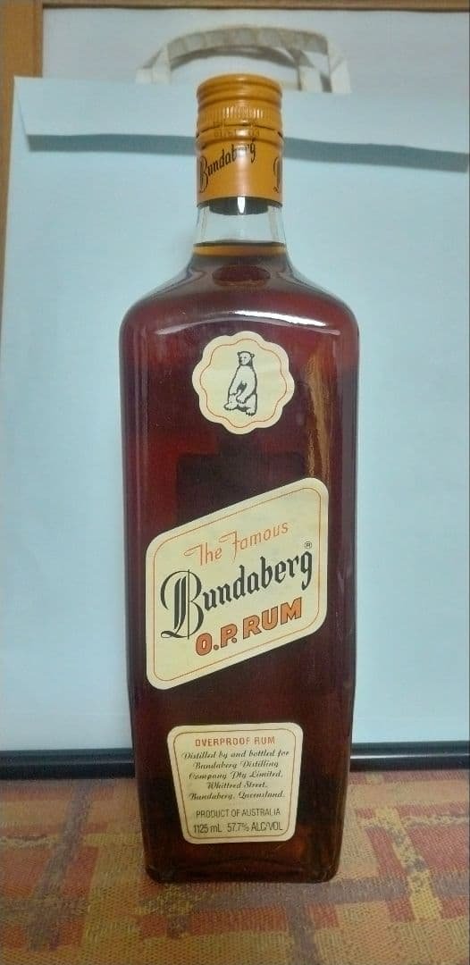 バンダーバーグ オーストラリア ラム 1125ml　旧ラベル 日本未発売 BUNDABERG バンダバーグ ラム酒オーストラリア1125ml